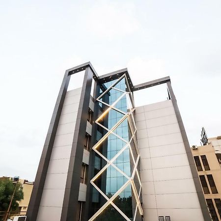 Capital O 41587 Hotel Airport Inn One Ahmedabad Exterior foto