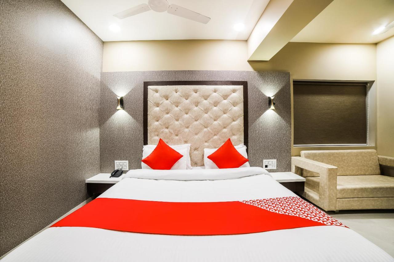 Capital O 41587 Hotel Airport Inn One Ahmedabad Exterior foto